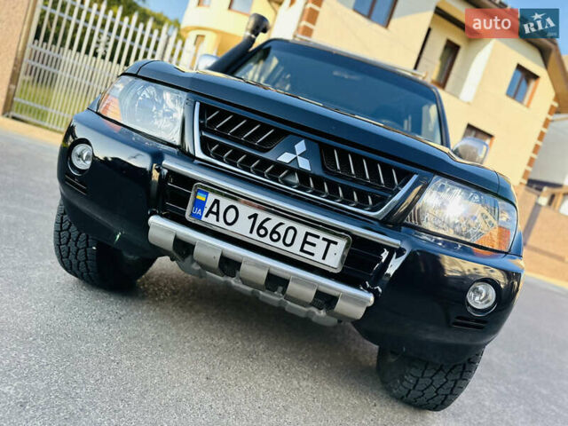 Черный Мицубиси Паджеро, объемом двигателя 3.2 л и пробегом 230 тыс. км за 10800 $, фото 172 на Automoto.ua