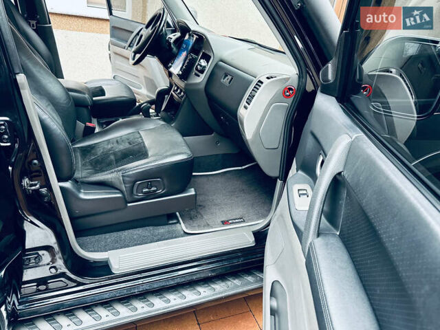 Черный Мицубиси Паджеро, объемом двигателя 3.2 л и пробегом 230 тыс. км за 10800 $, фото 7 на Automoto.ua