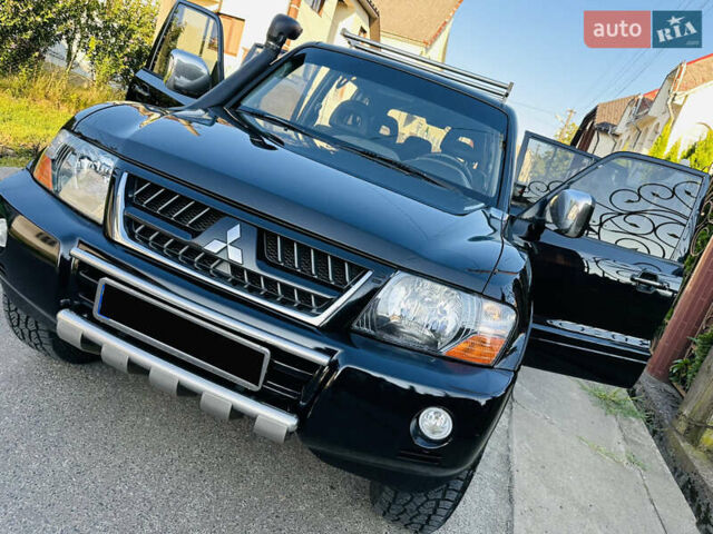 Черный Мицубиси Паджеро, объемом двигателя 3.2 л и пробегом 230 тыс. км за 10800 $, фото 100 на Automoto.ua