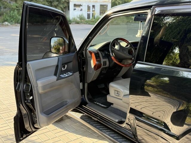 Чорний Міцубісі Паджеро, об'ємом двигуна 3 л та пробігом 265 тис. км за 8500 $, фото 8 на Automoto.ua