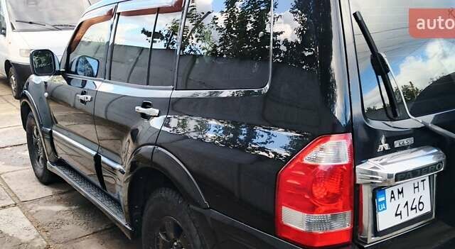 Черный Мицубиси Паджеро, объемом двигателя 3 л и пробегом 260 тыс. км за 6800 $, фото 6 на Automoto.ua