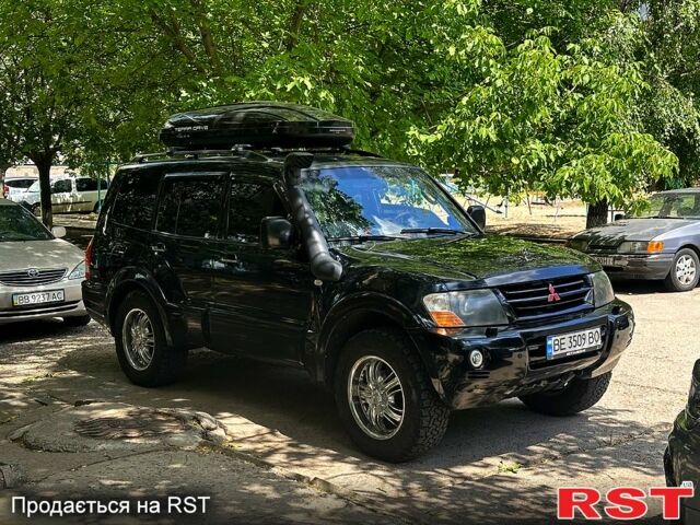 Черный Мицубиси Паджеро, объемом двигателя 3 л и пробегом 250 тыс. км за 7500 $, фото 3 на Automoto.ua