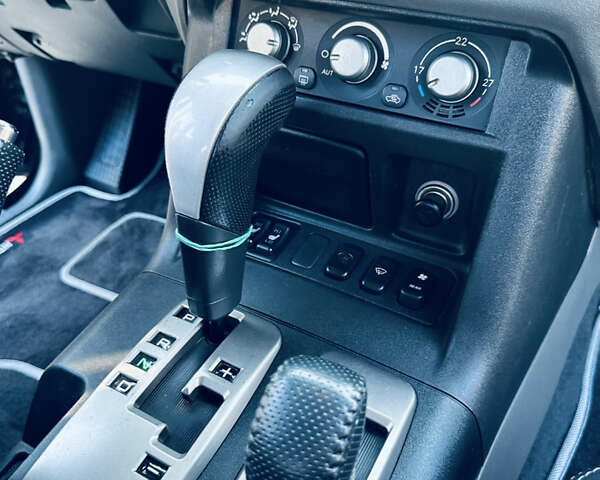 Черный Мицубиси Паджеро, объемом двигателя 3.2 л и пробегом 230 тыс. км за 10800 $, фото 63 на Automoto.ua