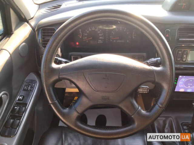 Чорний Міцубісі Паджеро, об'ємом двигуна 3 л та пробігом 270 тис. км за 10600 $, фото 15 на Automoto.ua
