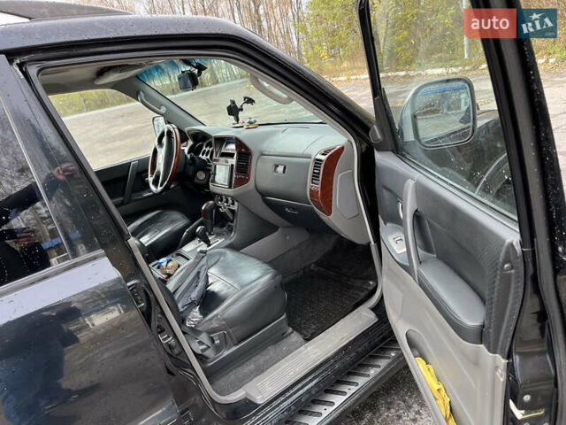 Черный Мицубиси Паджеро, объемом двигателя 2.97 л и пробегом 379 тыс. км за 8500 $, фото 5 на Automoto.ua