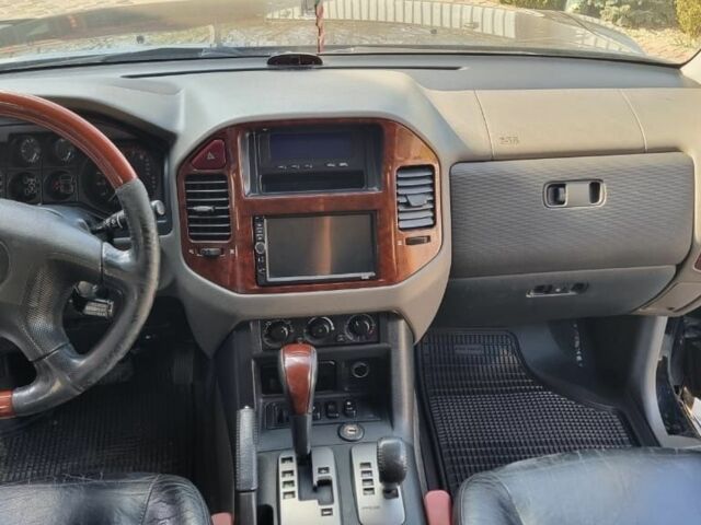 Чорний Міцубісі Паджеро, об'ємом двигуна 3 л та пробігом 315 тис. км за 7850 $, фото 22 на Automoto.ua