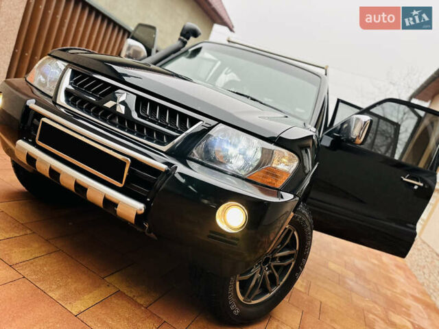 Черный Мицубиси Паджеро, объемом двигателя 3.2 л и пробегом 230 тыс. км за 10800 $, фото 120 на Automoto.ua