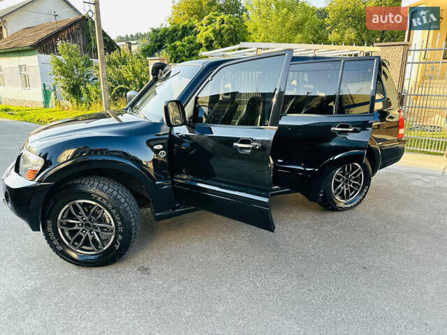 Черный Мицубиси Паджеро, объемом двигателя 3.2 л и пробегом 230 тыс. км за 10800 $, фото 75 на Automoto.ua