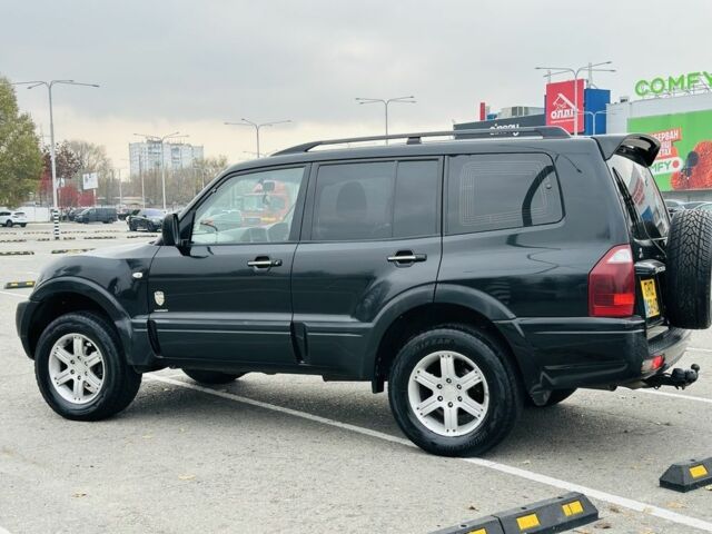 Черный Мицубиси Паджеро, объемом двигателя 3.2 л и пробегом 290 тыс. км за 4450 $, фото 5 на Automoto.ua