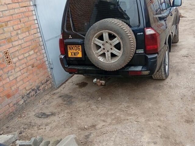 Черный Мицубиси Паджеро, объемом двигателя 3 л и пробегом 200 тыс. км за 4266 $, фото 2 на Automoto.ua