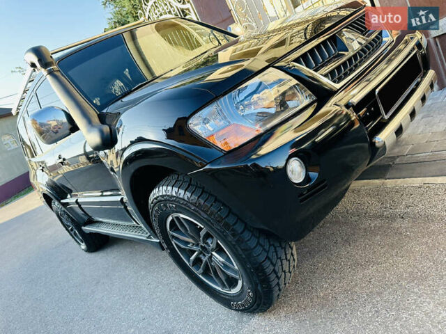 Черный Мицубиси Паджеро, объемом двигателя 3.2 л и пробегом 230 тыс. км за 10800 $, фото 114 на Automoto.ua