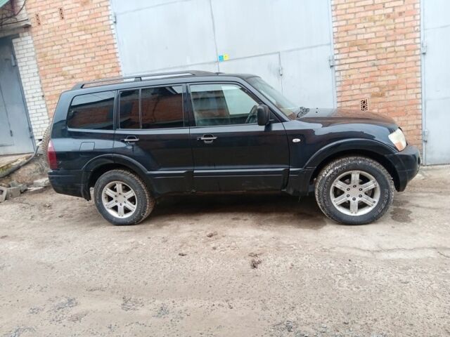 Черный Мицубиси Паджеро, объемом двигателя 3 л и пробегом 200 тыс. км за 4266 $, фото 3 на Automoto.ua