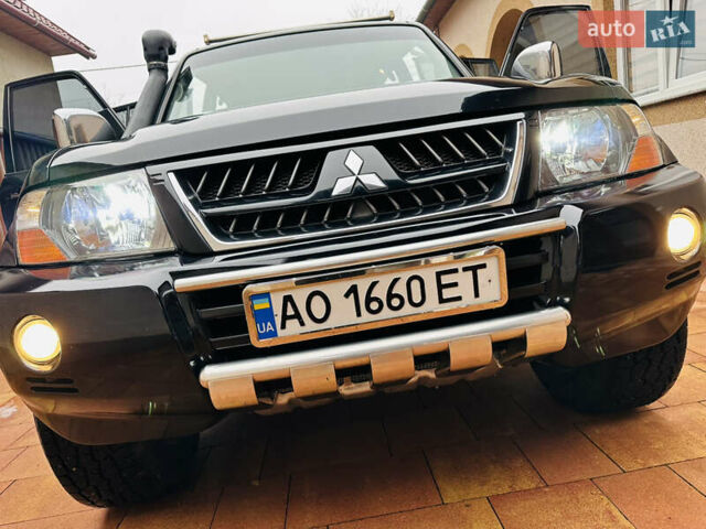 Черный Мицубиси Паджеро, объемом двигателя 3.2 л и пробегом 230 тыс. км за 10800 $, фото 132 на Automoto.ua