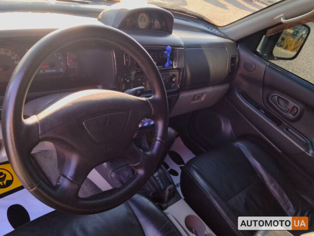 Чорний Міцубісі Паджеро, об'ємом двигуна 3 л та пробігом 270 тис. км за 10600 $, фото 10 на Automoto.ua