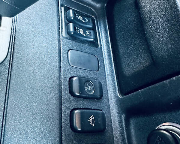 Черный Мицубиси Паджеро, объемом двигателя 3.2 л и пробегом 230 тыс. км за 10800 $, фото 62 на Automoto.ua