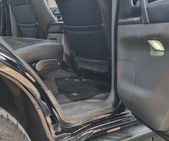 Чорний Міцубісі Паджеро, об'ємом двигуна 3 л та пробігом 315 тис. км за 7850 $, фото 19 на Automoto.ua