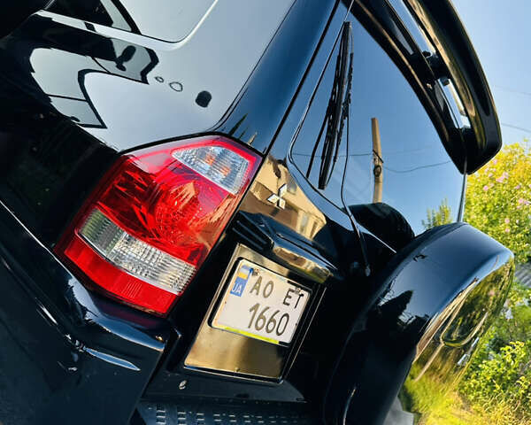 Черный Мицубиси Паджеро, объемом двигателя 3.2 л и пробегом 230 тыс. км за 10800 $, фото 56 на Automoto.ua