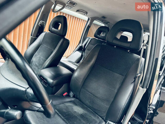 Черный Мицубиси Паджеро, объемом двигателя 3.2 л и пробегом 230 тыс. км за 10800 $, фото 19 на Automoto.ua