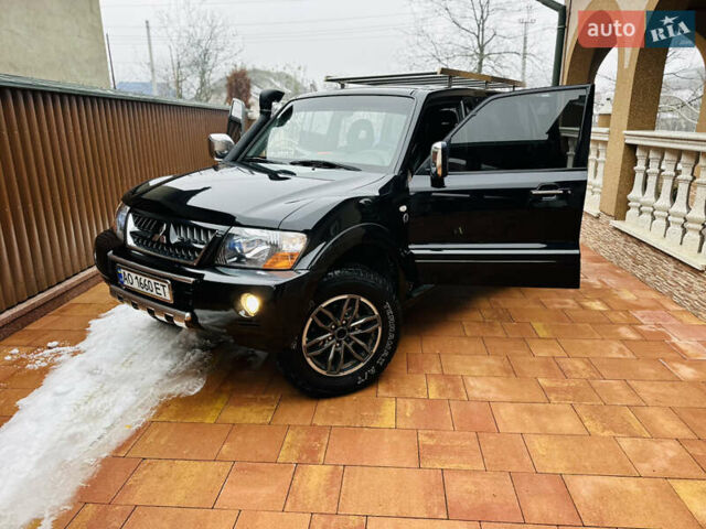 Черный Мицубиси Паджеро, объемом двигателя 3.2 л и пробегом 230 тыс. км за 10800 $, фото 130 на Automoto.ua