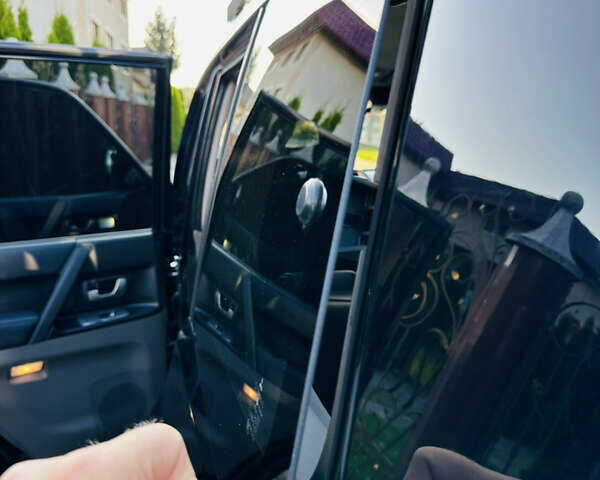 Черный Мицубиси Паджеро, объемом двигателя 3.2 л и пробегом 230 тыс. км за 10800 $, фото 166 на Automoto.ua