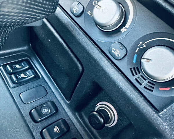 Черный Мицубиси Паджеро, объемом двигателя 3.2 л и пробегом 230 тыс. км за 10800 $, фото 86 на Automoto.ua