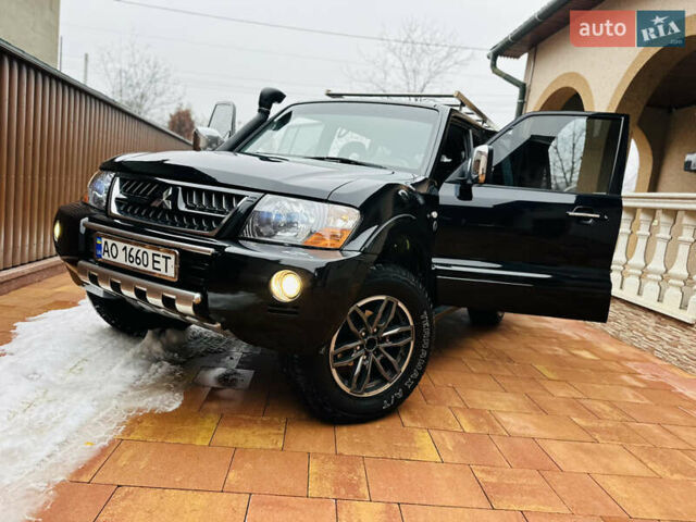 Черный Мицубиси Паджеро, объемом двигателя 3.2 л и пробегом 230 тыс. км за 10800 $, фото 145 на Automoto.ua