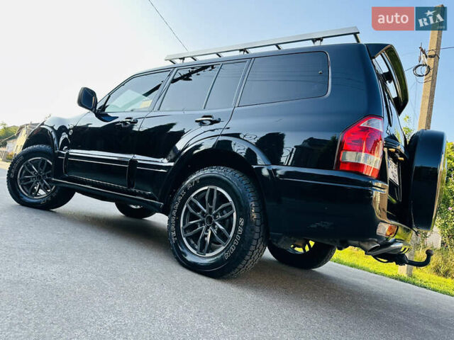 Черный Мицубиси Паджеро, объемом двигателя 3.2 л и пробегом 230 тыс. км за 10800 $, фото 50 на Automoto.ua