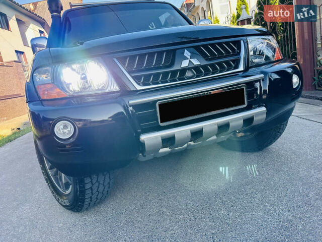 Черный Мицубиси Паджеро, объемом двигателя 3.2 л и пробегом 230 тыс. км за 10800 $, фото 48 на Automoto.ua