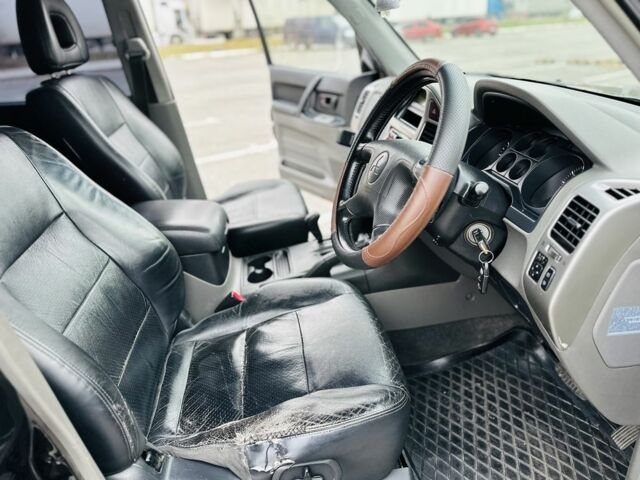 Черный Мицубиси Паджеро, объемом двигателя 3.2 л и пробегом 290 тыс. км за 4450 $, фото 13 на Automoto.ua