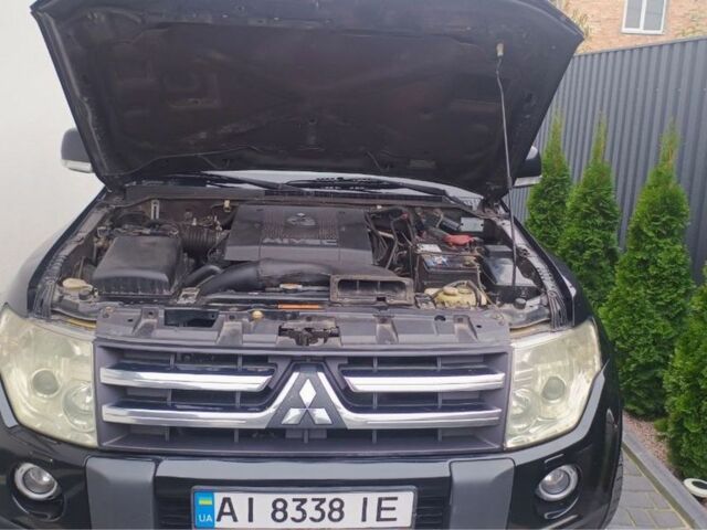 Черный Мицубиси Паджеро, объемом двигателя 3.83 л и пробегом 279 тыс. км за 12300 $, фото 1 на Automoto.ua