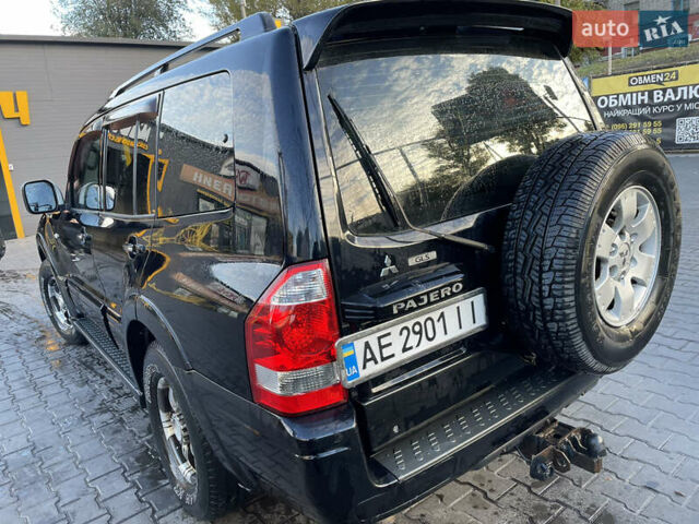 Черный Мицубиси Паджеро, объемом двигателя 3 л и пробегом 263 тыс. км за 8600 $, фото 7 на Automoto.ua