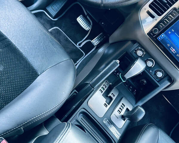 Черный Мицубиси Паджеро, объемом двигателя 3.2 л и пробегом 230 тыс. км за 10800 $, фото 55 на Automoto.ua