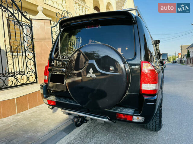 Черный Мицубиси Паджеро, объемом двигателя 3.2 л и пробегом 230 тыс. км за 10800 $, фото 115 на Automoto.ua