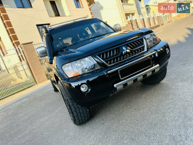 Черный Мицубиси Паджеро, объемом двигателя 3.2 л и пробегом 230 тыс. км за 10800 $, фото 71 на Automoto.ua