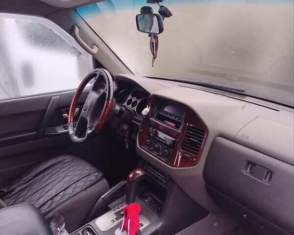 Черный Мицубиси Паджеро, объемом двигателя 3.2 л и пробегом 320 тыс. км за 6500 $, фото 4 на Automoto.ua