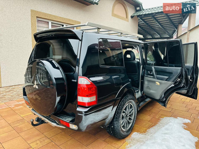 Черный Мицубиси Паджеро, объемом двигателя 3.2 л и пробегом 230 тыс. км за 10800 $, фото 143 на Automoto.ua