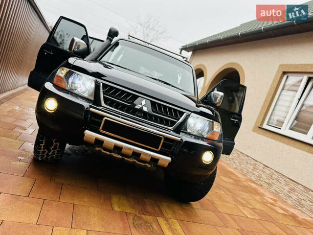 Черный Мицубиси Паджеро, объемом двигателя 3.2 л и пробегом 230 тыс. км за 10800 $, фото 16 на Automoto.ua