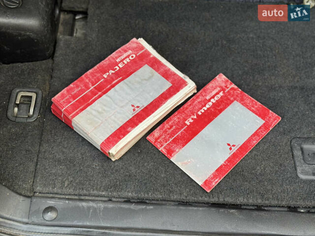 Чорний Міцубісі Паджеро, об'ємом двигуна 3.8 л та пробігом 260 тис. км за 10500 $, фото 23 на Automoto.ua