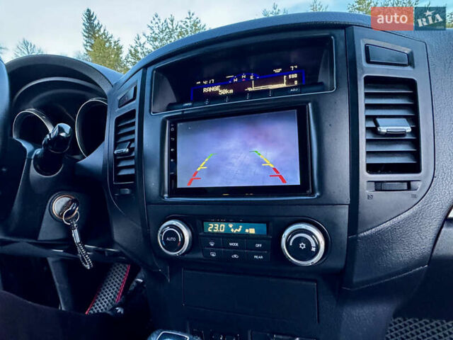 Черный Мицубиси Паджеро, объемом двигателя 3 л и пробегом 275 тыс. км за 9050 $, фото 45 на Automoto.ua