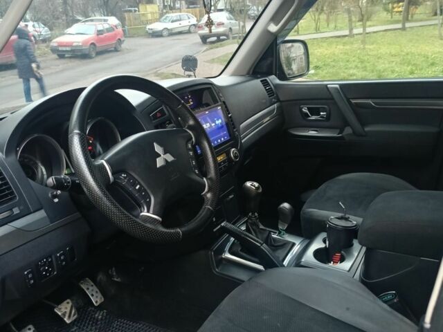 Черный Мицубиси Паджеро, объемом двигателя 3.2 л и пробегом 249 тыс. км за 13500 $, фото 6 на Automoto.ua