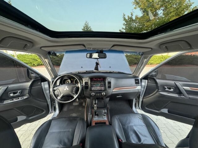 Черный Мицубиси Паджеро, объемом двигателя 2.4 л и пробегом 282 тыс. км за 13000 $, фото 20 на Automoto.ua