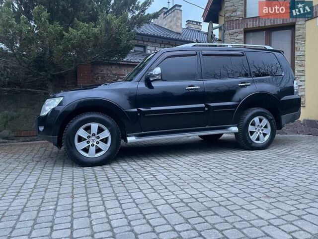 Чорний Міцубісі Паджеро, об'ємом двигуна 3 л та пробігом 260 тис. км за 10800 $, фото 66 на Automoto.ua