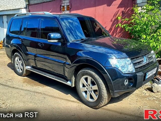 Черный Мицубиси Паджеро, объемом двигателя 3.8 л и пробегом 278 тыс. км за 11200 $, фото 1 на Automoto.ua