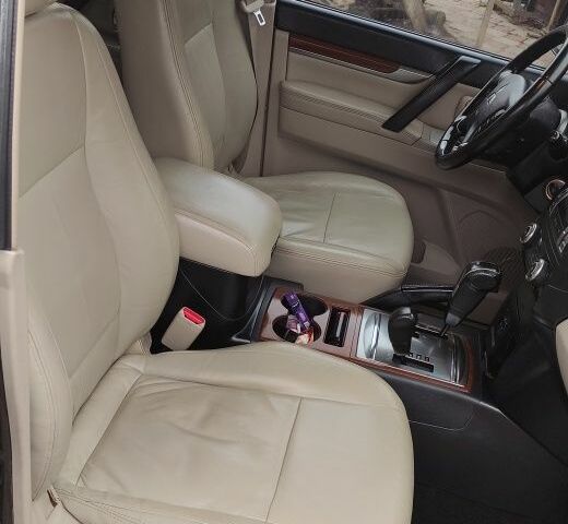 Черный Мицубиси Паджеро, объемом двигателя 3 л и пробегом 262 тыс. км за 10900 $, фото 11 на Automoto.ua