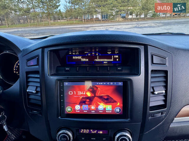 Черный Мицубиси Паджеро, объемом двигателя 3 л и пробегом 275 тыс. км за 9050 $, фото 44 на Automoto.ua