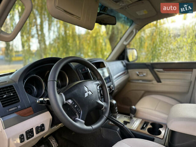 Мицубиси Паджеро 2007 в Киеве на Automoto.ua Черный Мицубиси Паджеро, объемом двигателя 3.8 л и пробегом 216 тыс. км за 9300 $, фото 45 на Automoto.ua