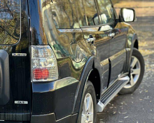 Чорний Міцубісі Паджеро, об'ємом двигуна 3.8 л та пробігом 216 тис. км за 8000 $, фото 9 на Automoto.ua