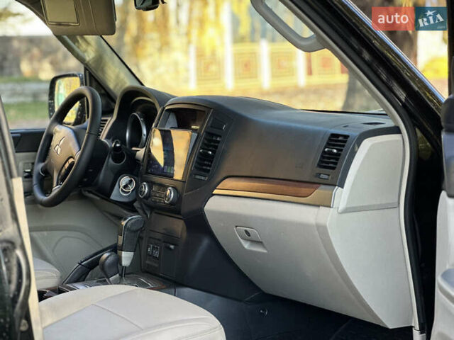 Мицубиси Паджеро 2007 в Киеве на Automoto.ua Черный Мицубиси Паджеро, объемом двигателя 3.8 л и пробегом 216 тыс. км за 9300 $, фото 36 на Automoto.ua