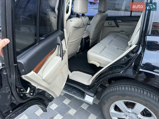 Черный Мицубиси Паджеро, объемом двигателя 3.2 л и пробегом 191 тыс. км за 12999 $, фото 12 на Automoto.ua