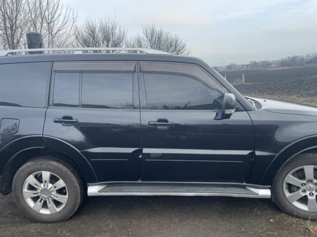 Чорний Міцубісі Паджеро, об'ємом двигуна 3.2 л та пробігом 280 тис. км за 13000 $, фото 2 на Automoto.ua